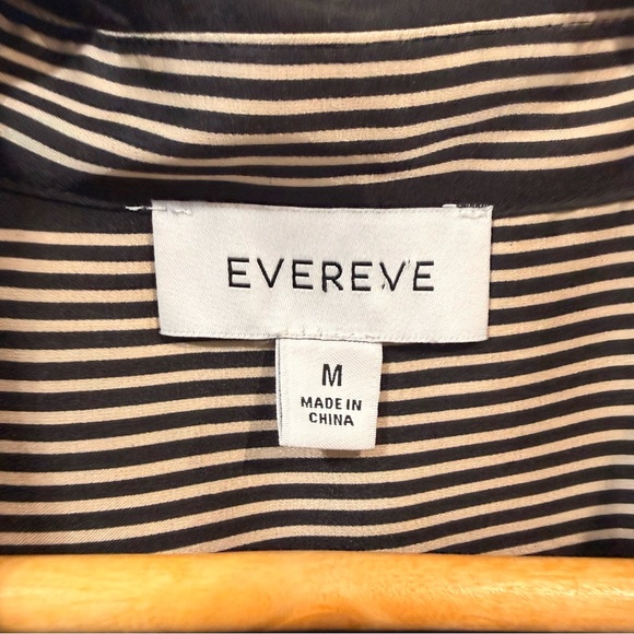 Evereve Rylee Stripe Satin Black Cream Business Casual Button-Down Shirt Size M - Picture 9 of 10